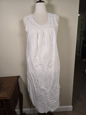 Vintage Oscar De La Renta Cotton Nightgown